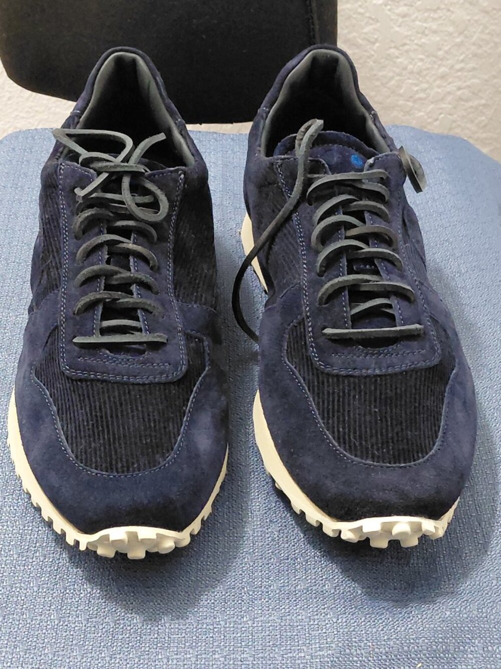 La Cords Runner Sneakers